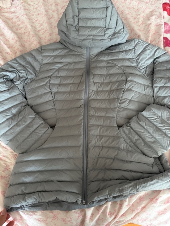 lululemon athletica Jackets & Blazers - lululemon athletica Light Gray Hooded Puffer Jacket